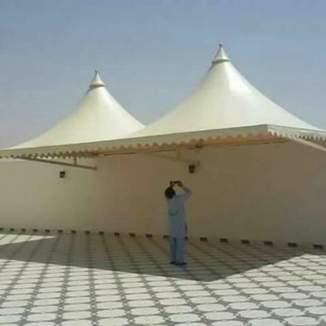 حداد تركيب المظلات الهرمية في جدة بأروع التصاميم