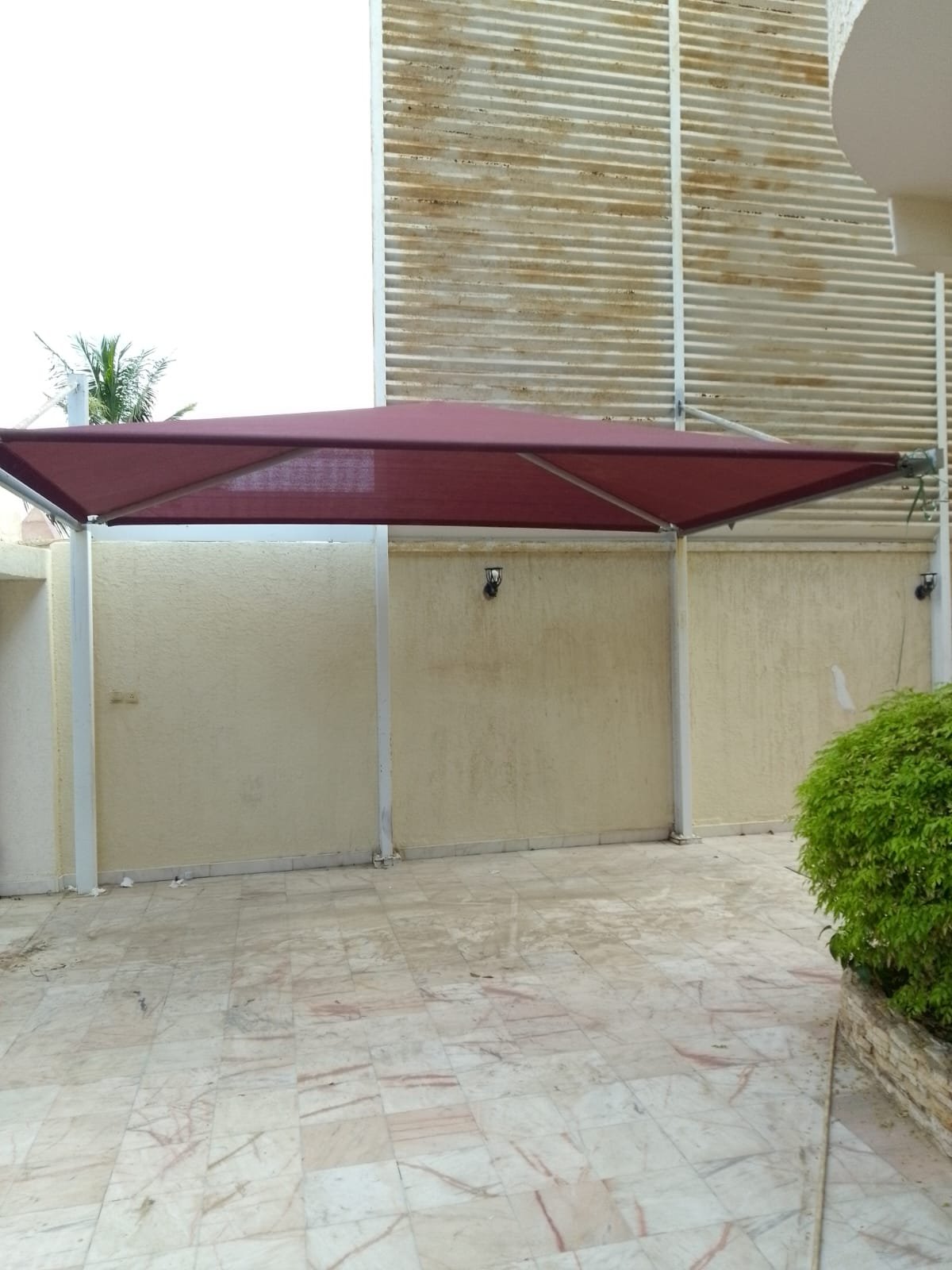 مظلات سيارات